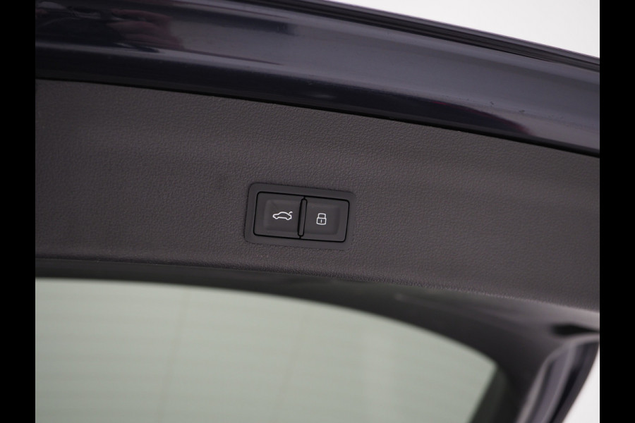 Audi A6 Avant 55 TFSI e quattro Full Black | Panoramadak | B&O Audio | Trekhaak | HUD | Leder | Keyless | Sfeerlicht | Carplay