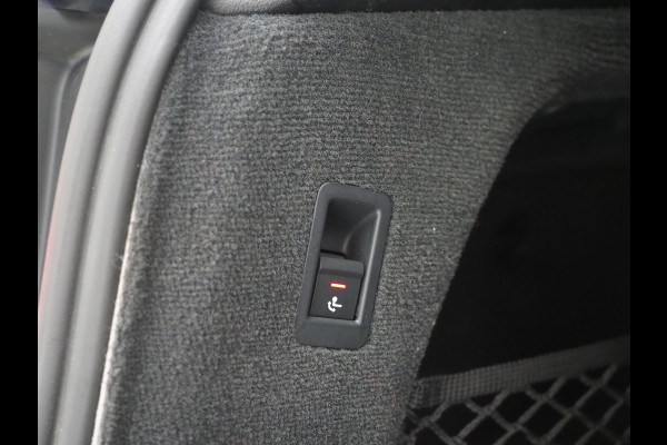 Audi A6 Avant 55 TFSI e quattro Full Black | Panoramadak | B&O Audio | Trekhaak | HUD | Leder | Keyless | Sfeerlicht | Carplay