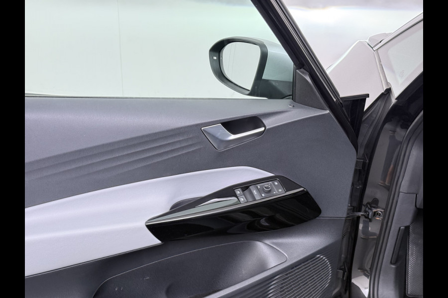 Volkswagen ID.3 First Plus 62kWh Trekhaak Navi-Pro Adap.Cruise Camera Matrix led 19" Ecc Apple Carplay Android Auto SOH 91% Stoel+Stuurverwarming Lmv Privacy Glas Keyless Rijstrooksensor Origineel Nederlandse Auto  € 44.000 nieuw!