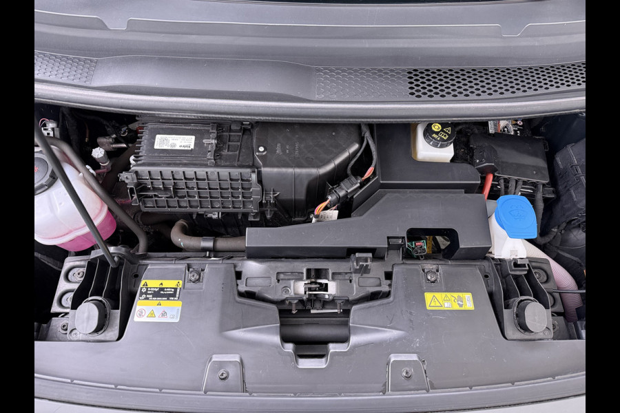 Volkswagen ID.3 First Plus 62kWh Trekhaak Navi-Pro Adap.Cruise Camera Matrix led 19" Ecc Apple Carplay Android Auto SOH 91% Stoel+Stuurverwarming Lmv Privacy Glas Keyless Rijstrooksensor Origineel Nederlandse Auto  € 44.000 nieuw!