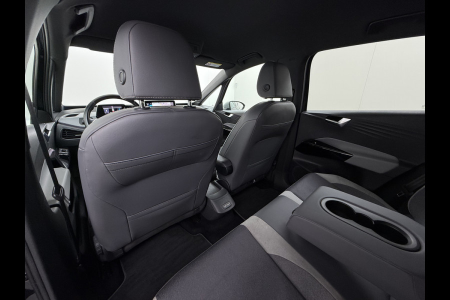 Volkswagen ID.3 First Plus 62kWh Trekhaak Navi-Pro Adap.Cruise Camera Matrix led 19" Ecc Apple Carplay Android Auto SOH 91% Stoel+Stuurverwarming Lmv Privacy Glas Keyless Rijstrooksensor Origineel Nederlandse Auto  € 44.000 nieuw!