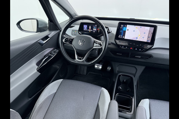 Volkswagen ID.3 First Plus 62kWh Trekhaak Navi-Pro Adap.Cruise Camera Matrix led 19" Ecc Apple Carplay Android Auto SOH 91% Stoel+Stuurverwarming Lmv Privacy Glas Keyless Rijstrooksensor Origineel Nederlandse Auto  € 44.000 nieuw!