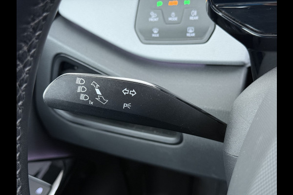 Volkswagen ID.3 First Plus 62kWh Trekhaak Navi-Pro Adap.Cruise Camera Matrix led 19" Ecc Apple Carplay Android Auto SOH 91% Stoel+Stuurverwarming Lmv Privacy Glas Keyless Rijstrooksensor Origineel Nederlandse Auto  € 44.000 nieuw!
