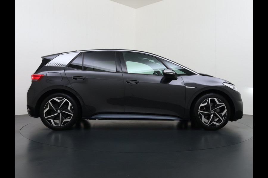 Volkswagen ID.3 First Plus 62kWh Trekhaak Navi-Pro Adap.Cruise Camera Matrix led 19" Ecc Apple Carplay Android Auto SOH 91% Stoel+Stuurverwarming Lmv Privacy Glas Keyless Rijstrooksensor Origineel Nederlandse Auto  € 44.000 nieuw!