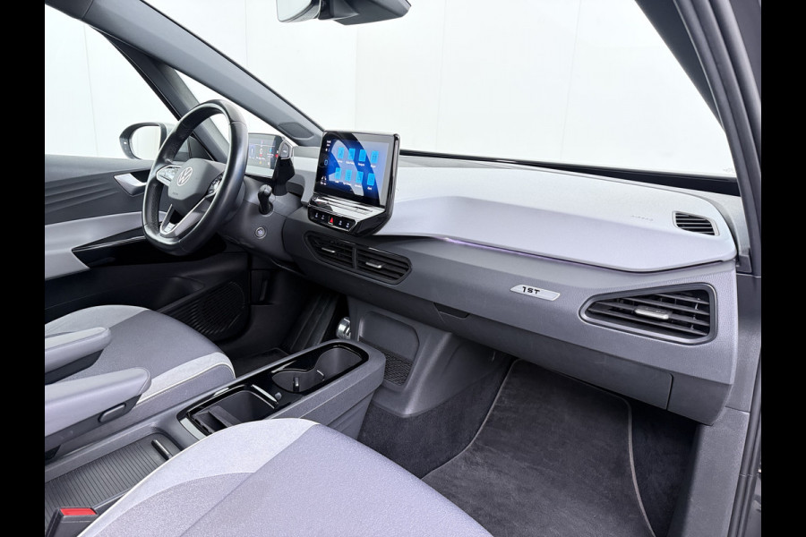 Volkswagen ID.3 First Plus 62kWh Trekhaak Navi-Pro Adap.Cruise Camera Matrix led 19" Ecc Apple Carplay Android Auto SOH 91% Stoel+Stuurverwarming Lmv Privacy Glas Keyless Rijstrooksensor Origineel Nederlandse Auto  € 44.000 nieuw!