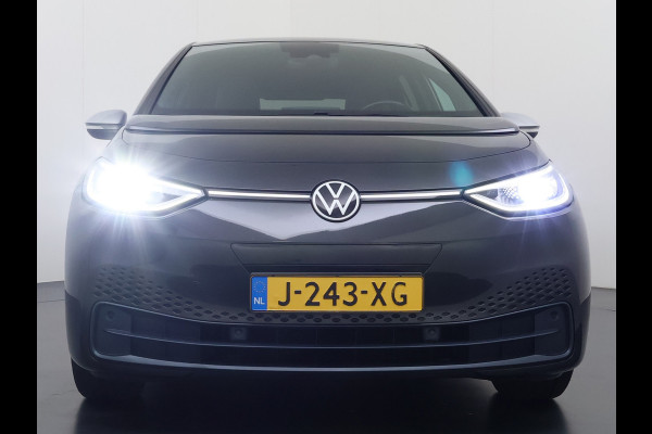 Volkswagen ID.3 First Plus 62kWh Trekhaak Navi-Pro Adap.Cruise Camera Matrix led 19" Ecc Apple Carplay Android Auto SOH 91% Stoel+Stuurverwarming Lmv Privacy Glas Keyless Rijstrooksensor Origineel Nederlandse Auto  € 44.000 nieuw!