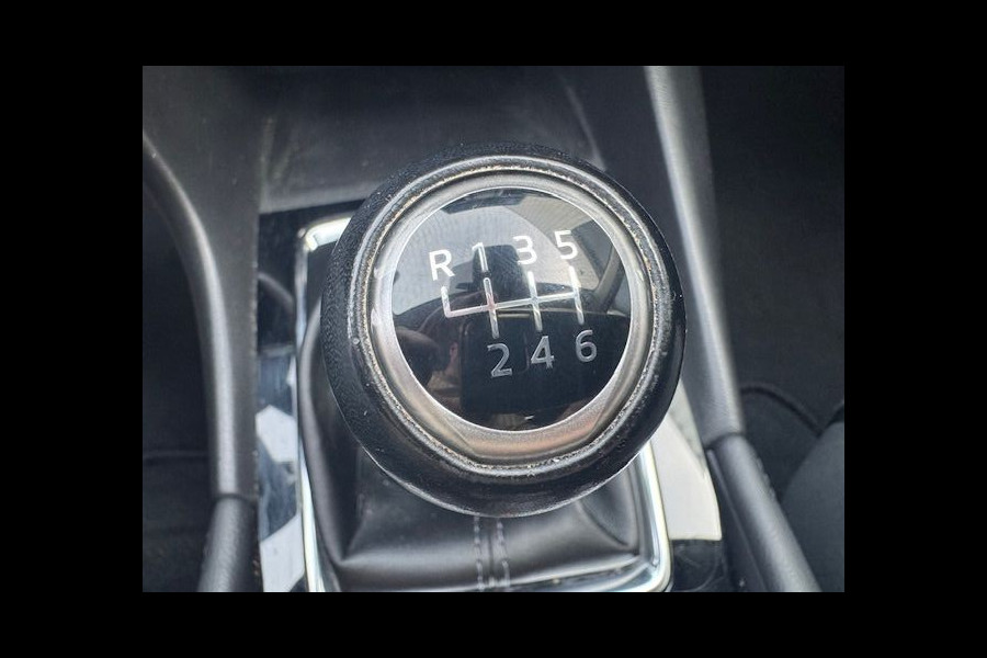 Mazda 3 2.2 SkyActiv-D 150 5deurs SkyLease+ Euro6 108.000km Airco/ECC,Navigatie,Camera,Head-up