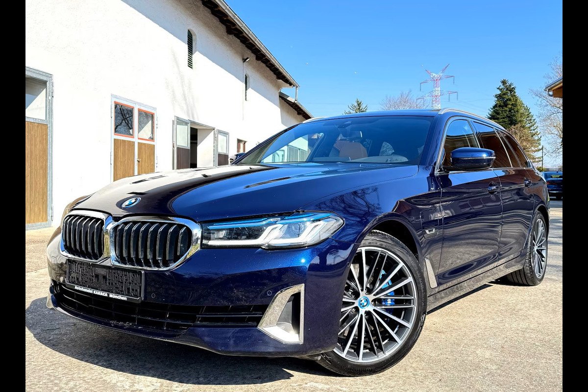 BMW 5 Serie Touring 530e ** LASER, NAVI+, LEDER, PANORAMA, HuD, MEMORY, 19-INCH LMV ** 1e EIG - UNFALLFREI ** ** INFORMEER OOK NAAR ONZE AANTREKKELIJKE FINANCIAL-LEASE TARIEVEN **