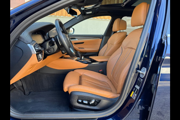 BMW 5 Serie Touring 530e ** LASER, NAVI+, LEDER, PANORAMA, HuD, MEMORY, 19-INCH LMV ** 1e EIG - UNFALLFREI ** ** INFORMEER OOK NAAR ONZE AANTREKKELIJKE FINANCIAL-LEASE TARIEVEN **