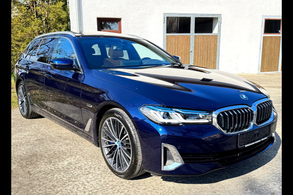 BMW 5 Serie Touring 530e ** LASER, NAVI+, LEDER, PANORAMA, HuD, MEMORY, 19-INCH LMV ** 1e EIG - UNFALLFREI ** ** INFORMEER OOK NAAR ONZE AANTREKKELIJKE FINANCIAL-LEASE TARIEVEN **