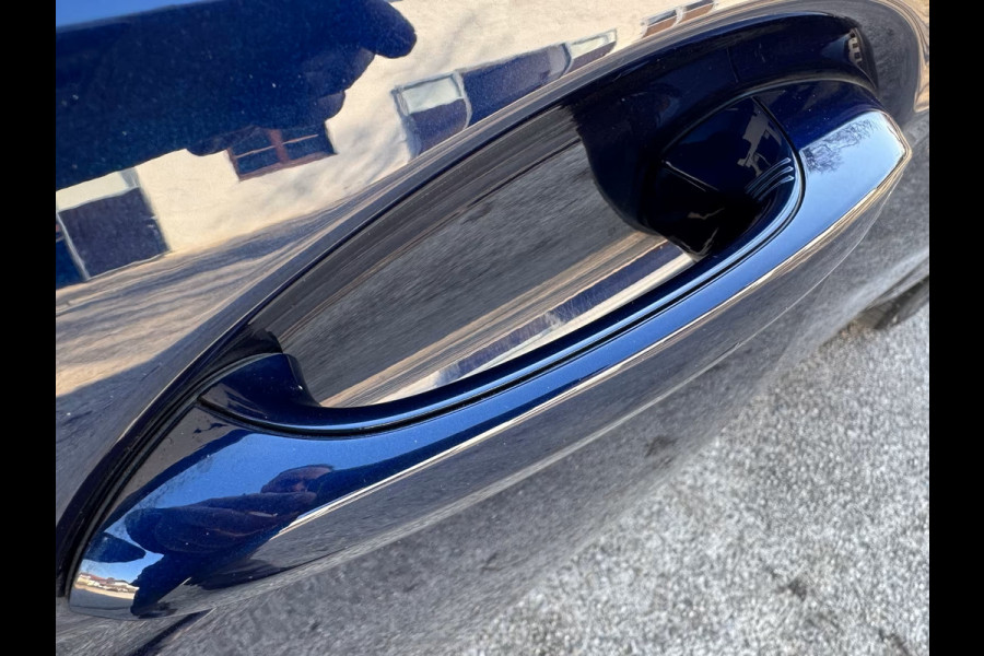 BMW 5 Serie Touring 530e ** LASER, NAVI+, LEDER, PANORAMA, HuD, MEMORY, 19-INCH LMV ** 1e EIG - UNFALLFREI ** ** INFORMEER OOK NAAR ONZE AANTREKKELIJKE FINANCIAL-LEASE TARIEVEN **