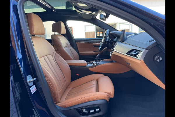 BMW 5 Serie Touring 530e ** LASER, NAVI+, LEDER, PANORAMA, HuD, MEMORY, 19-INCH LMV ** 1e EIG - UNFALLFREI ** ** INFORMEER OOK NAAR ONZE AANTREKKELIJKE FINANCIAL-LEASE TARIEVEN **
