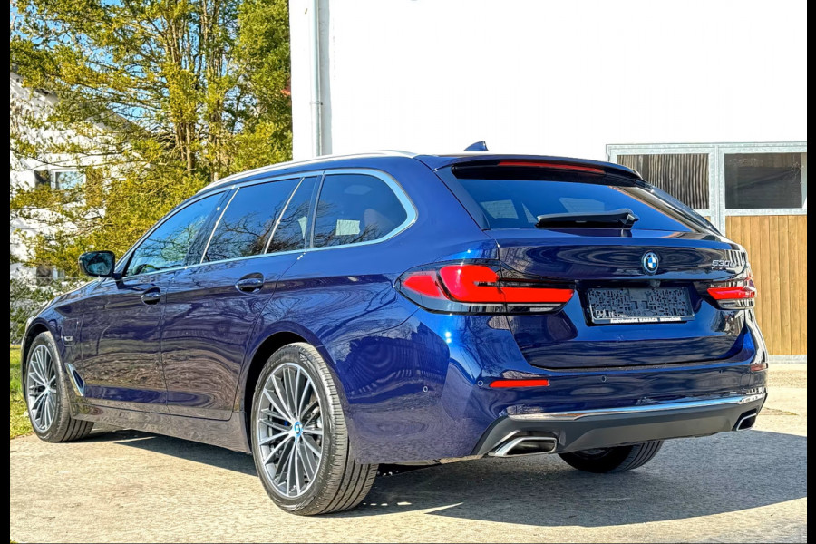 BMW 5 Serie Touring 530e ** LASER, NAVI+, LEDER, PANORAMA, HuD, MEMORY, 19-INCH LMV ** 1e EIG - UNFALLFREI ** ** INFORMEER OOK NAAR ONZE AANTREKKELIJKE FINANCIAL-LEASE TARIEVEN **