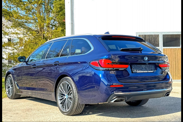 BMW 5 Serie Touring 530e ** LASER, NAVI+, LEDER, PANORAMA, HuD, MEMORY, 19-INCH LMV ** 1e EIG - UNFALLFREI ** ** INFORMEER OOK NAAR ONZE AANTREKKELIJKE FINANCIAL-LEASE TARIEVEN **