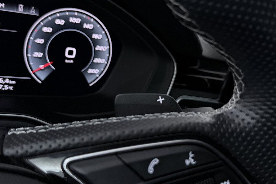 Audi A4 Limousine 35 TFSI S edition (DIGITALE COCKPIT, NAVIGATIE, CRUISE CONTROL, PARKEERSENSOREN)
