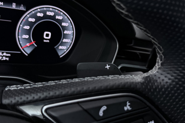 Audi A4 Limousine 35 TFSI S edition (DIGITALE COCKPIT, NAVIGATIE, CRUISE CONTROL, PARKEERSENSOREN)