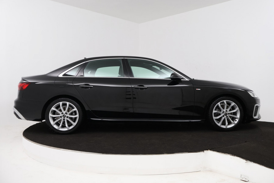 Audi A4 Limousine 35 TFSI S edition (DIGITALE COCKPIT, NAVIGATIE, CRUISE CONTROL, PARKEERSENSOREN)