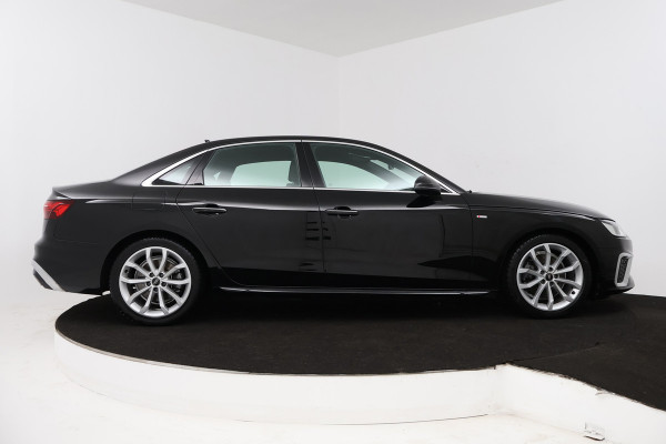 Audi A4 Limousine 35 TFSI S edition (DIGITALE COCKPIT, NAVIGATIE, CRUISE CONTROL, PARKEERSENSOREN)
