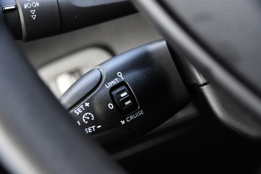 Peugeot Partner 1.5 BlueHDI PB Edition Camera, Cruise, Carplay, Multimedia, Sensoren, Airco, Uniek!