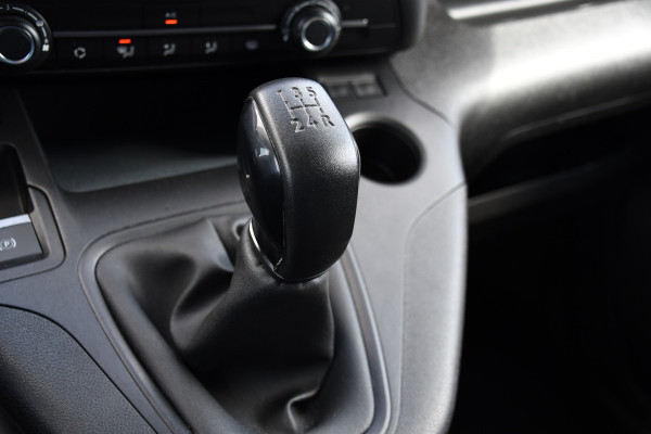 Peugeot Partner 1.5 BlueHDI PB Edition Camera, Cruise, Carplay, Multimedia, Sensoren, Airco, Uniek!