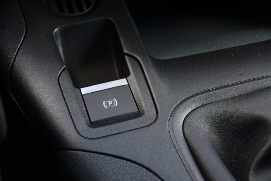 Peugeot Partner 1.5 BlueHDI PB Edition Camera, Cruise, Carplay, Multimedia, Sensoren, Airco, Uniek!