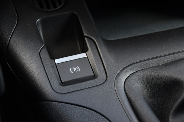 Peugeot Partner 1.5 BlueHDI PB Edition Camera, Cruise, Carplay, Multimedia, Sensoren, Airco, Uniek!