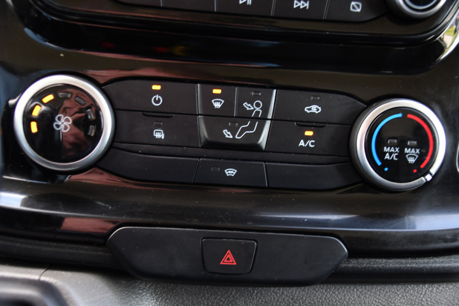 Ford Transit 350 2.0 TDCI L3H2 Limited RWD Adaptieve Cruise, Camera, Carplay, Xenon, 170pk, Automaat, Trekhaak, Navi, Uniek!