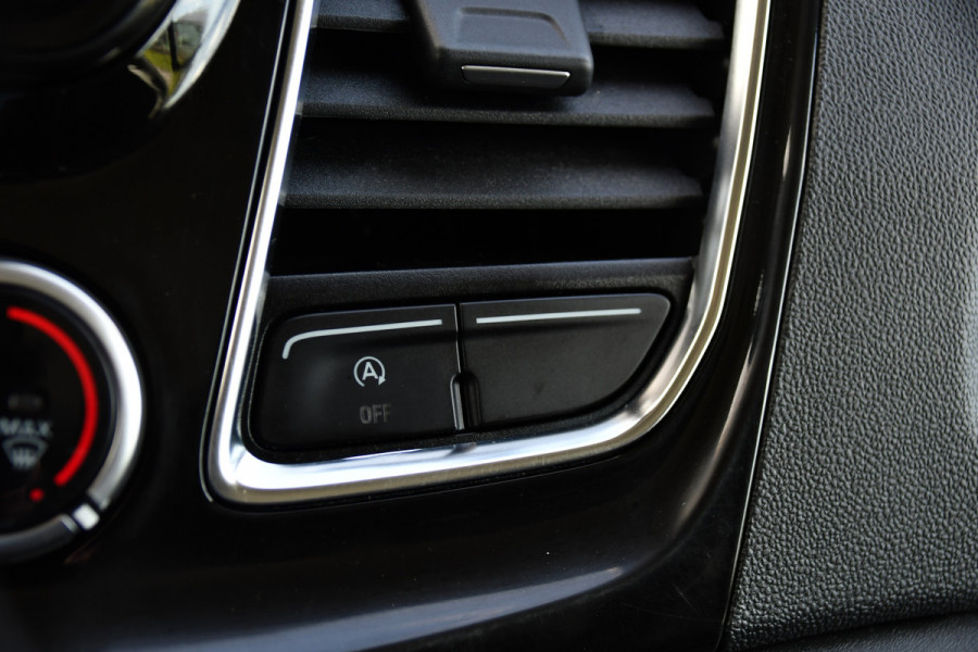 Ford Transit 350 2.0 TDCI L3H2 Limited RWD Adaptieve Cruise, Camera, Carplay, Xenon, 170pk, Automaat, Trekhaak, Navi, Uniek!