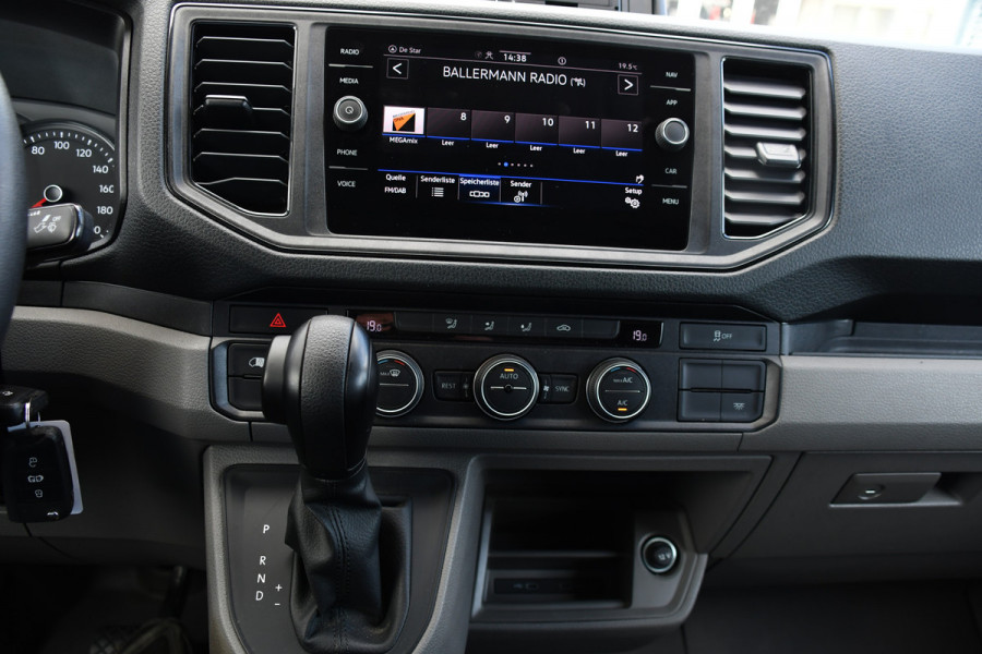 Volkswagen Crafter 35 2.0 TDI L3H3 4Motion PB Edition Camera, Cruise, Carplay, LED, 4x4, 177pk, Automaat, Trekhaak, Multimedia, Uniek!