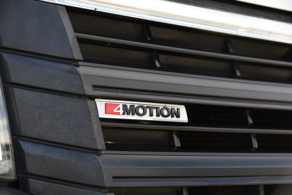 Volkswagen Crafter 35 2.0 TDI L3H3 4Motion PB Edition Camera, Cruise, Carplay, LED, 4x4, 177pk, Automaat, Trekhaak, Multimedia, Uniek!