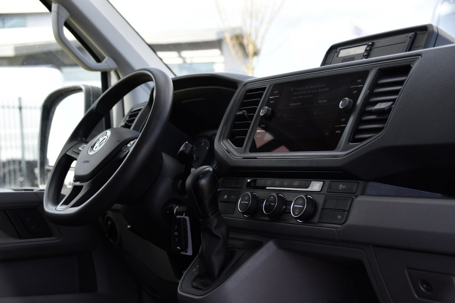 Volkswagen Crafter 35 2.0 TDI L3H3 4Motion PB Edition Camera, Cruise, Carplay, LED, 4x4, 177pk, Automaat, Trekhaak, Multimedia, Uniek!