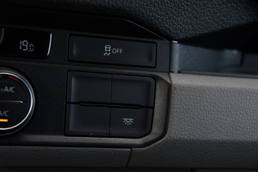 Volkswagen Crafter 35 2.0 TDI L3H3 4Motion PB Edition Camera, Cruise, Carplay, LED, 4x4, 177pk, Automaat, Trekhaak, Multimedia, Uniek!