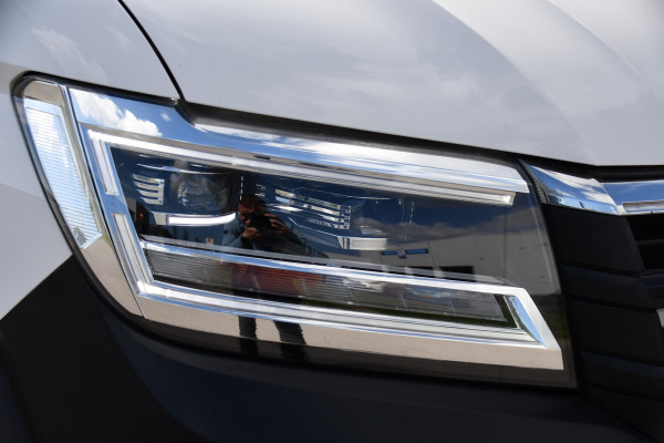 Volkswagen Crafter 35 2.0 TDI L3H3 4Motion PB Edition Camera, Cruise, Carplay, LED, 4x4, 177pk, Automaat, Trekhaak, Multimedia, Uniek!