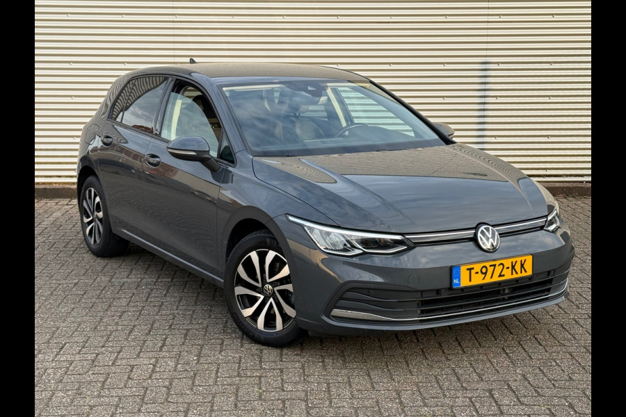 Volkswagen Golf 2.0 TDI Life Business / APK / SFEER VERLICHT. / CRUISE / NETTE AUTO / INRUIL MOG.