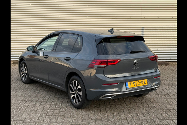 Volkswagen Golf 2.0 TDI Life Business / APK / SFEER VERLICHT. / CRUISE / NETTE AUTO / INRUIL MOG.