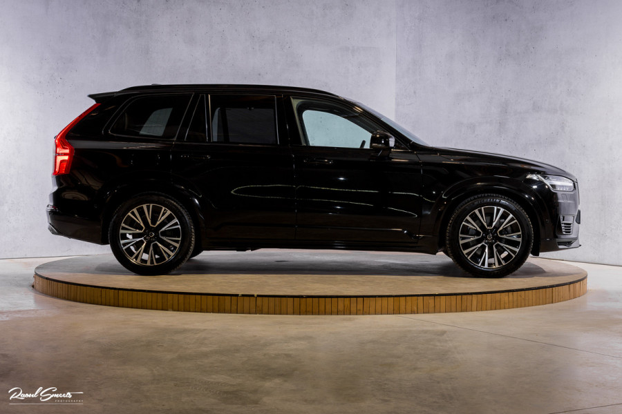 Volvo XC90 2.0 T8 Plug-in hybrid AWD Ultra Dark Long Range Luchtvering | Bowers&Wilkins | Zwenkbare trekhaak | Panorama dak | Stoelverkoeling + massage |