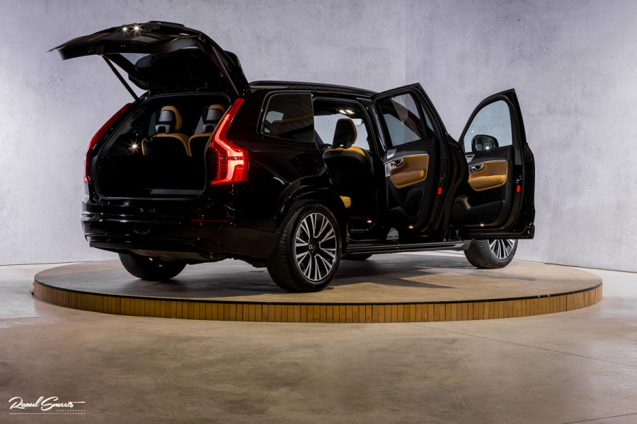 Volvo XC90 2.0 T8 Plug-in hybrid AWD Ultra Dark Long Range Luchtvering | Bowers&Wilkins | Zwenkbare trekhaak | Panorama dak | Stoelverkoeling + massage |