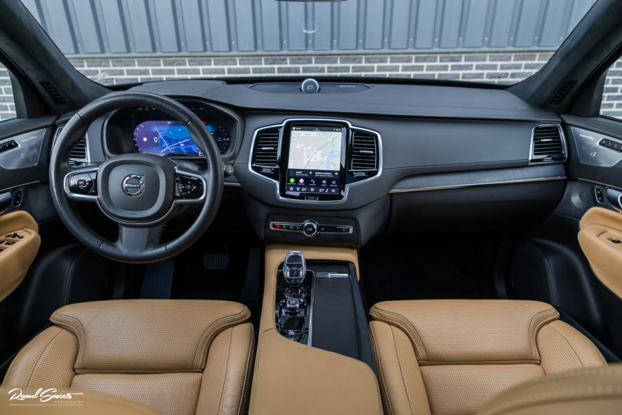 Volvo XC90 2.0 T8 Plug-in hybrid AWD Ultra Dark Long Range Luchtvering | Bowers&Wilkins | Zwenkbare trekhaak | Panorama dak | Stoelverkoeling + massage |