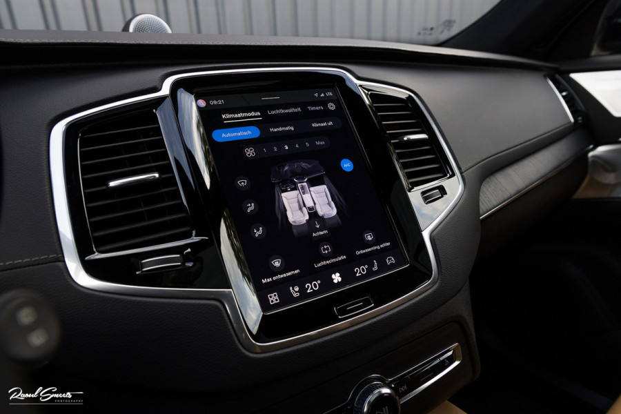Volvo XC90 2.0 T8 Plug-in hybrid AWD Ultra Dark Long Range Luchtvering | Bowers&Wilkins | Zwenkbare trekhaak | Panorama dak | Stoelverkoeling + massage |