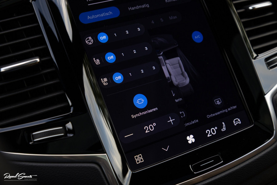 Volvo XC90 2.0 T8 Plug-in hybrid AWD Ultra Dark Long Range Luchtvering | Bowers&Wilkins | Zwenkbare trekhaak | Panorama dak | Stoelverkoeling + massage |