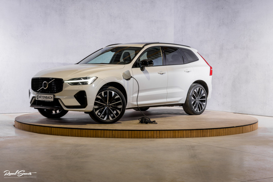 Volvo XC60 2.0 T6 Plug-in hybrid AWD Plus Dark Long range | Long Range | Panorama dak | Zwenkbare trekhaak | Harman Kardon | Memory |