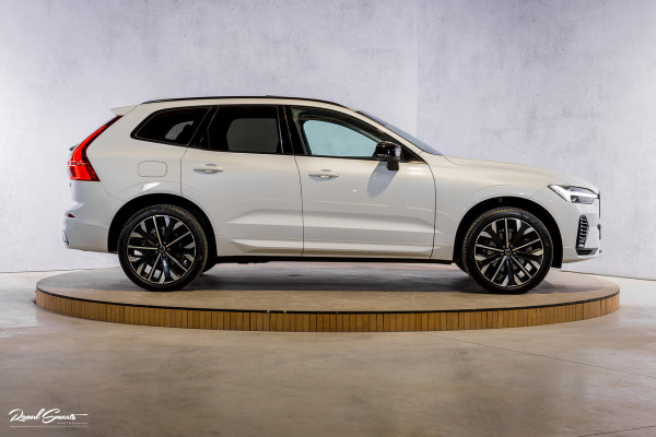 Volvo XC60 2.0 T6 Plug-in hybrid AWD Plus Dark Long range | Long Range | Panorama dak | Zwenkbare trekhaak | Harman Kardon | Memory |