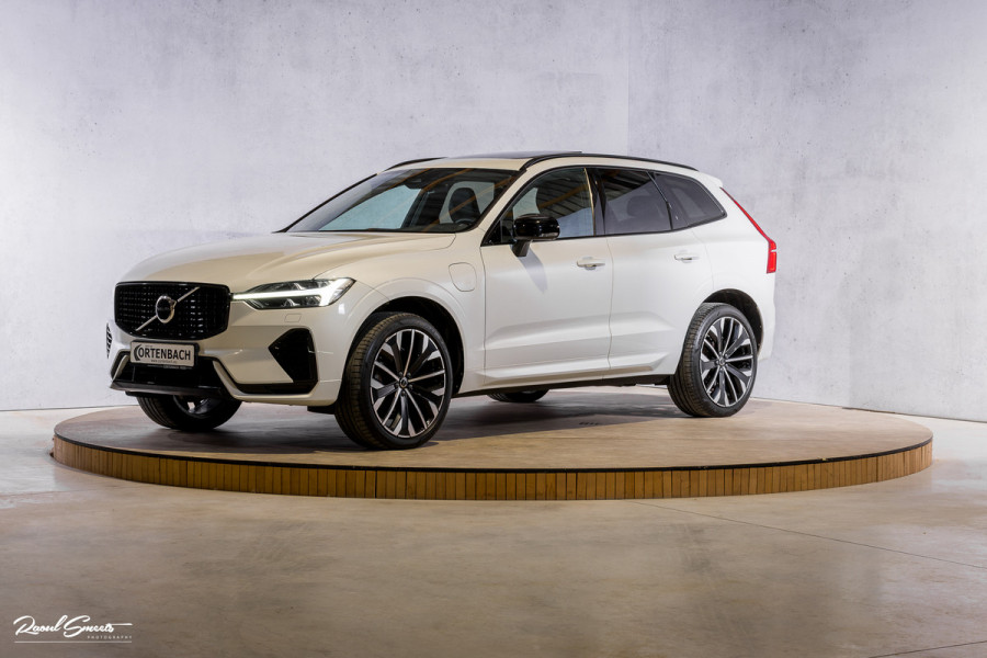 Volvo XC60 2.0 T6 Plug-in hybrid AWD Plus Dark Long range | Long Range | Panorama dak | Zwenkbare trekhaak | Harman Kardon | Memory |