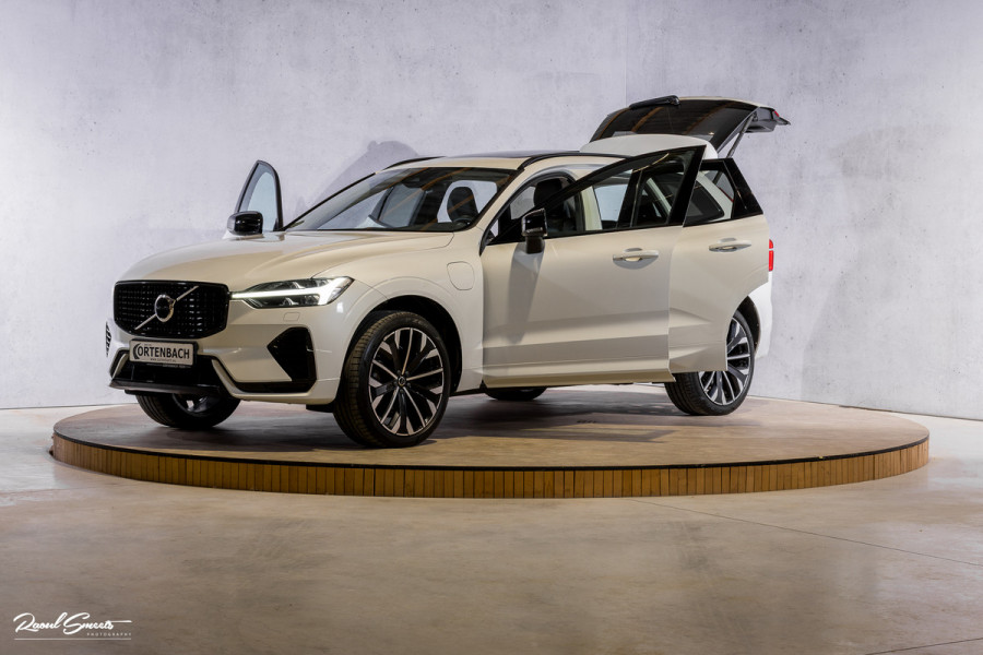 Volvo XC60 2.0 T6 Plug-in hybrid AWD Plus Dark Long range | Long Range | Panorama dak | Zwenkbare trekhaak | Harman Kardon | Memory |