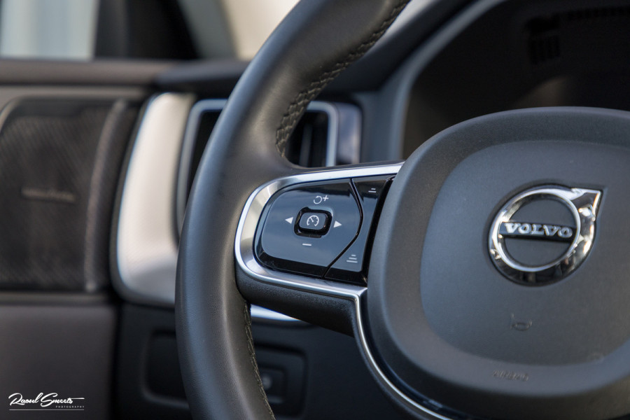 Volvo XC60 2.0 T6 Plug-in hybrid AWD Plus Dark Long range | Long Range | Panorama dak | Zwenkbare trekhaak | Harman Kardon | Memory |