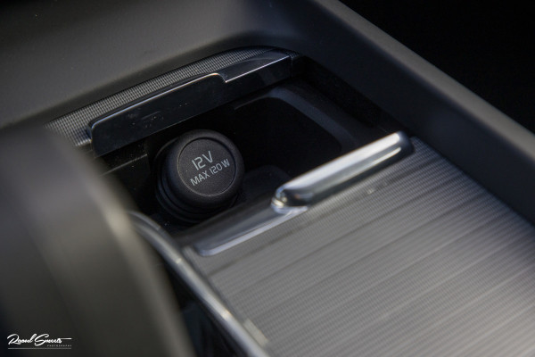 Volvo XC60 2.0 T6 Plug-in hybrid AWD Plus Dark Long range | Long Range | Panorama dak | Zwenkbare trekhaak | Harman Kardon | Memory |