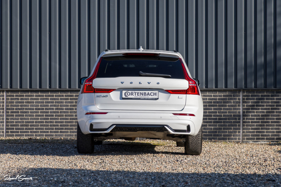 Volvo XC60 2.0 T6 Plug-in hybrid AWD Plus Dark Long range | Long Range | Panorama dak | Zwenkbare trekhaak | Harman Kardon | Memory |