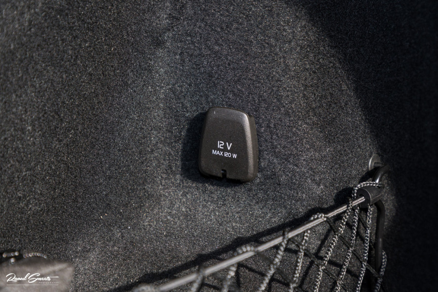 Volvo XC60 2.0 T6 Plug-in hybrid AWD Plus Dark Long range | Long Range | Panorama dak | Zwenkbare trekhaak | Harman Kardon | Memory |