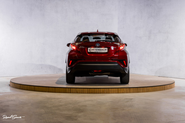 Toyota C-HR 1.8 Hybrid Team D | Cruise control | Blis | Keyless entry | Premium pack |