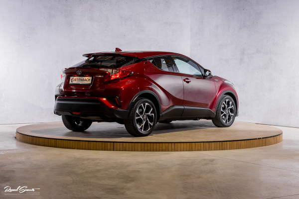 Toyota C-HR 1.8 Hybrid Team D | Cruise control | Blis | Keyless entry | Premium pack |